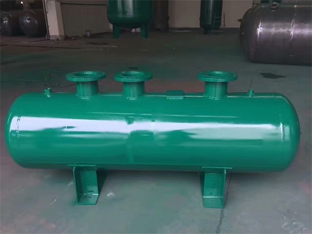 1679991473376569.jpeg 淄博淄博淄博蒸汽分气缸1.jpeg